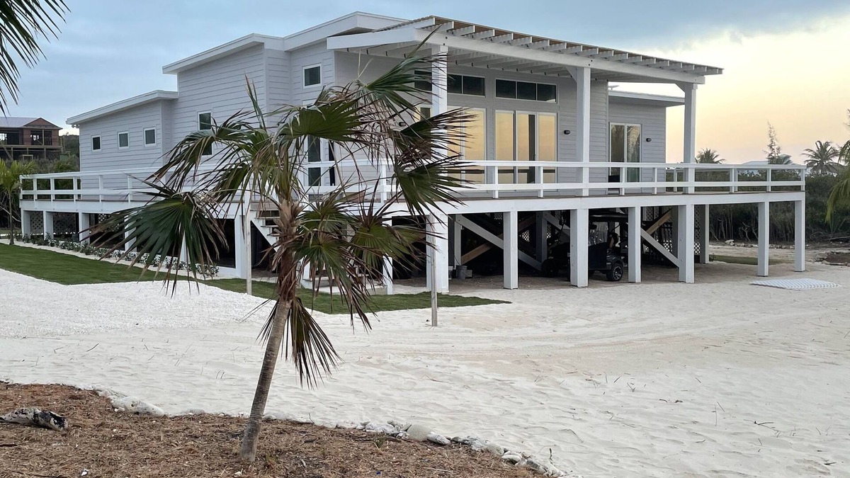 Great Guana Cay House | Spacious Ocean Front Home! Amazing Views!