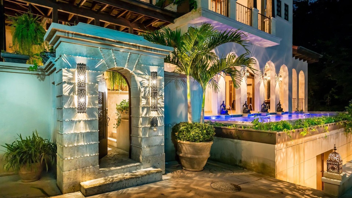 Las Catalinas House | Spacious Oceanfront Pool next to the Beach Club - Casa Sonrisa
