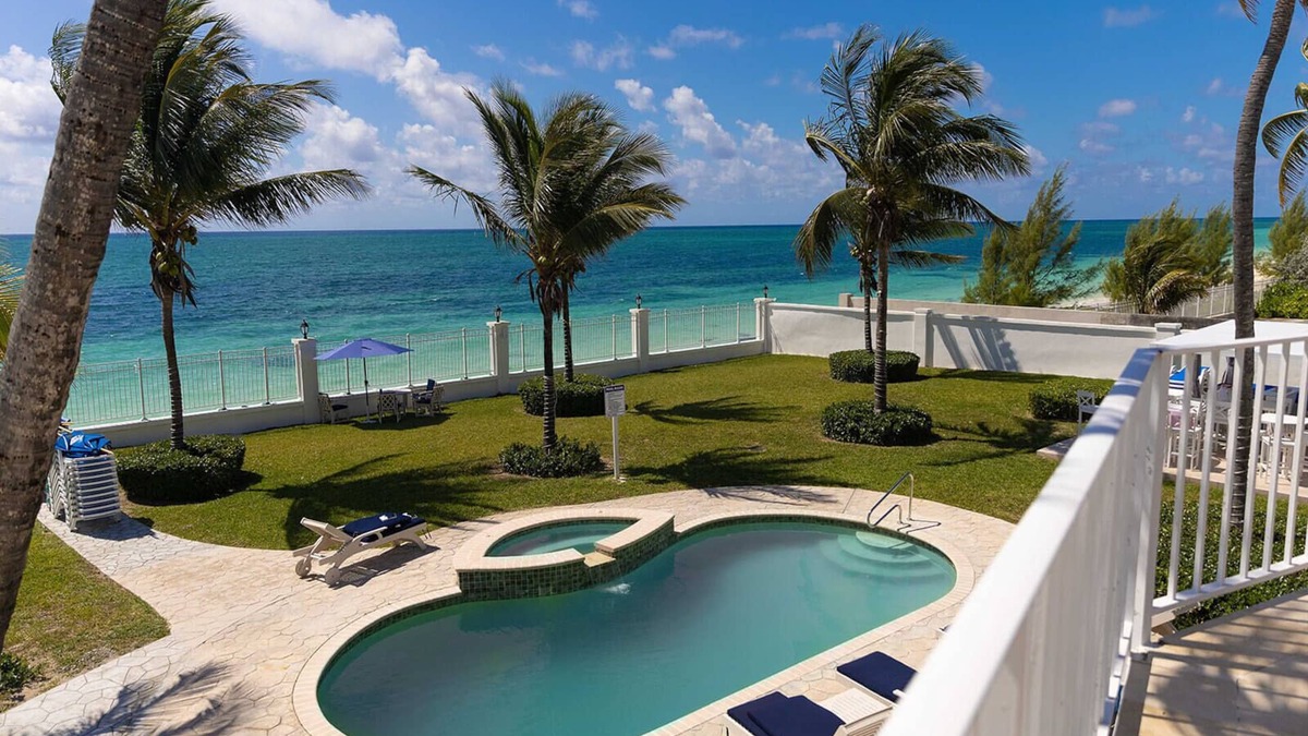 Freeport House | Spacious Oceanfront Estate with pool and direct access to a private beach.