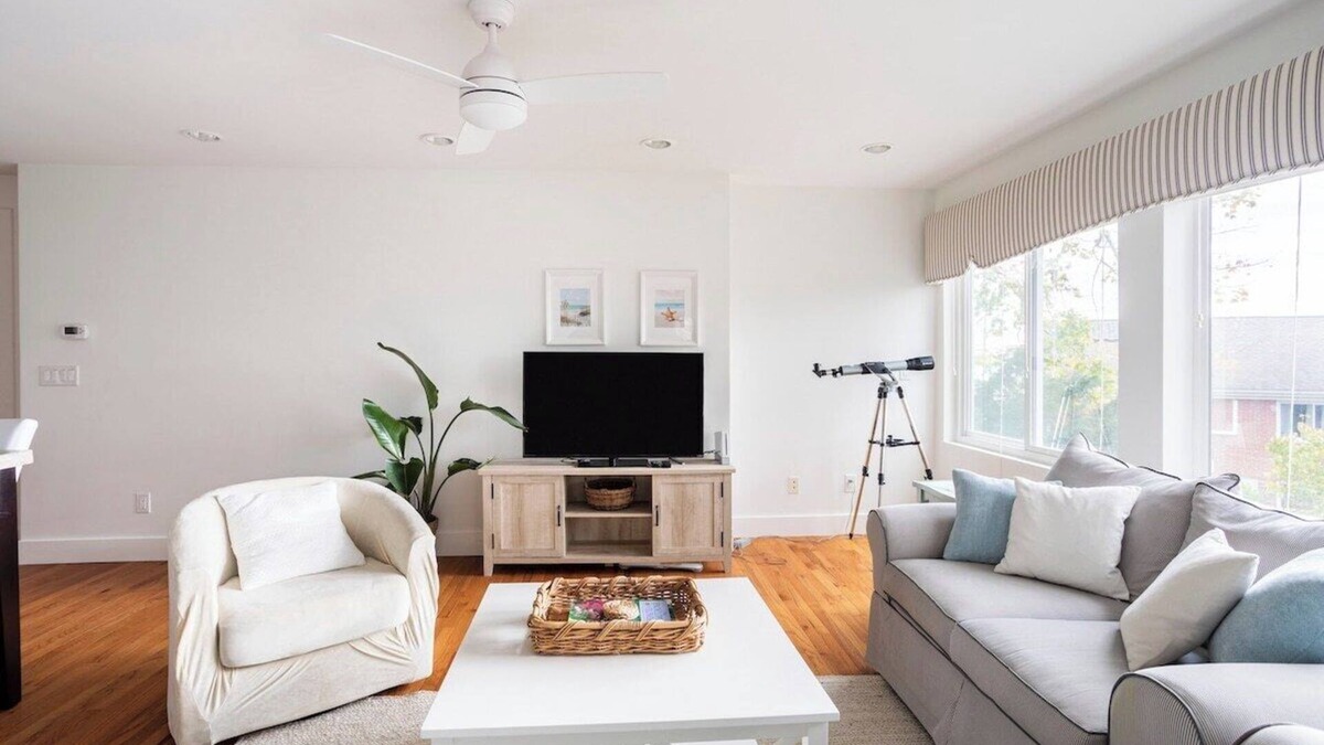New London Villa | Spacious Oceanview Villa (Sleeps 22)