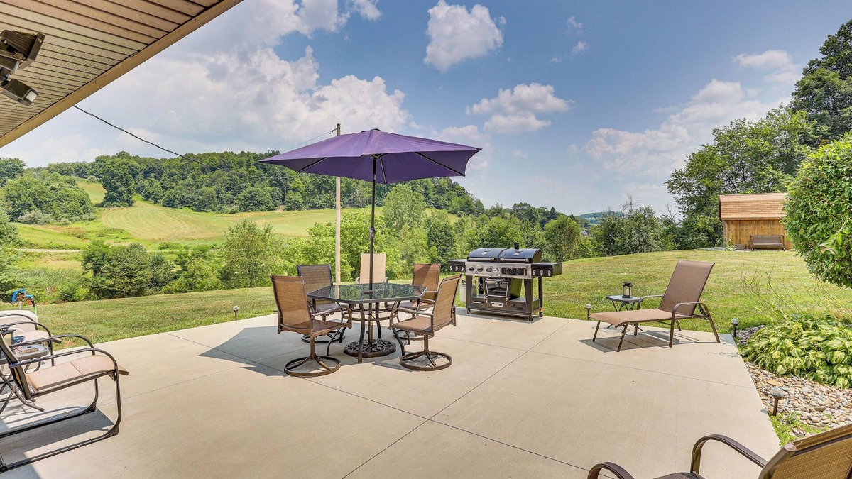New Philadelphia House | Spacious Ohio Family Home on 5-Acre Property!