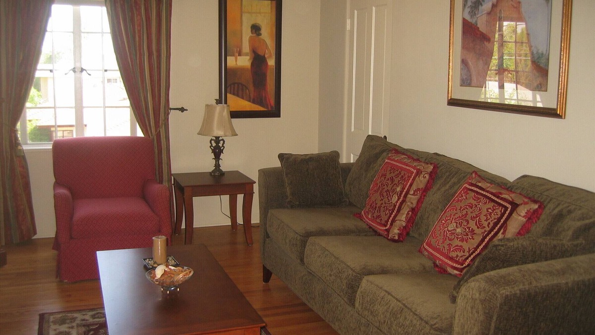 Pasadena Apartment | Spacious One Bedroom Apartment- Alternative to Corporate Housing