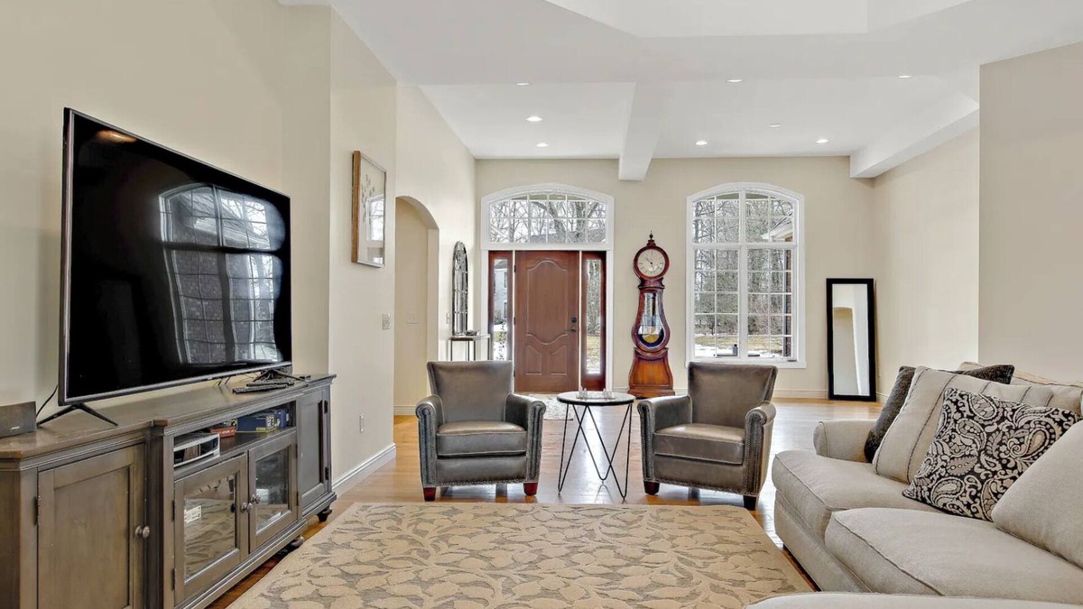 Schenectady House | Spacious Open Concept City Oasis with Pool