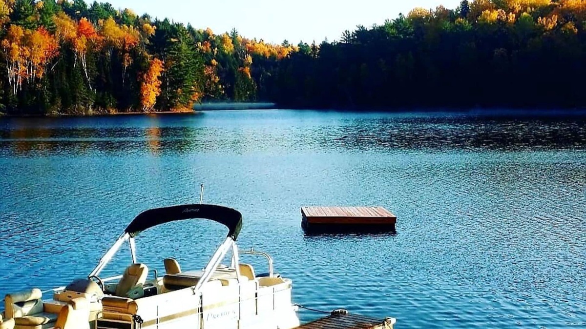Hastings Highlands Cottage | Spacious open concept 3 bedroom cottage on beautiful Baptiste Lake