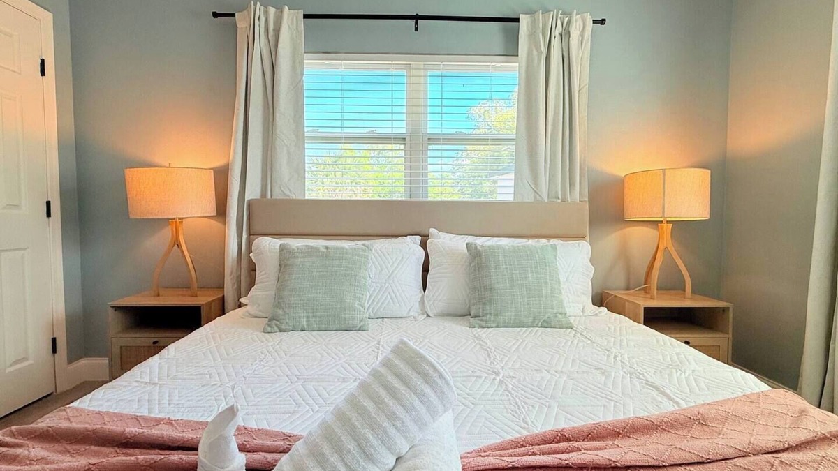 Lockhart House | Spacious Orlando Stay Free Wifi Game Room