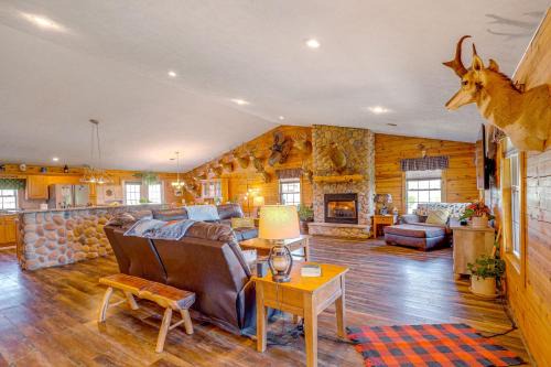 Tea House | Spacious Ozarks Family Home - Private Pool and Grill