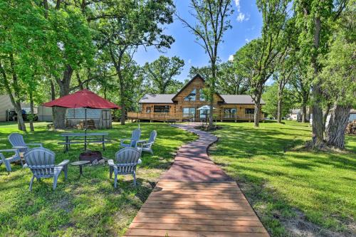 Stearns County House | Spacious Pearl Lake Retreat with Yard and Private Dock
