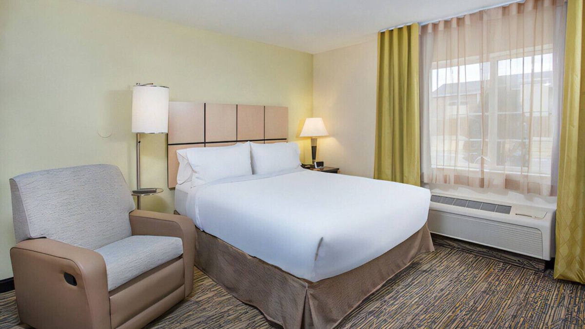 Bowling Green House | Spacious & Pet-Friendly Suite with Full Kitchen