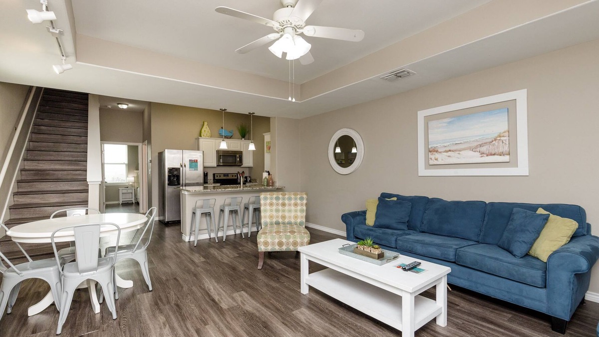 Corpus Christi House | Spacious Pet-Friendly Townhome with Heated Pool & Close to the Beach