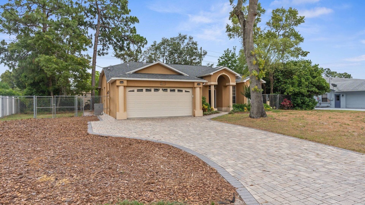 Spring Hill House | Spacious pet friendly home offers everything you need for a relaxing stay.