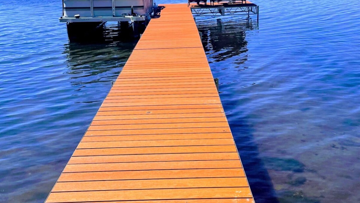 Village of Pewaukee House | Spacious Pewaukee Lake/Pier Access Home