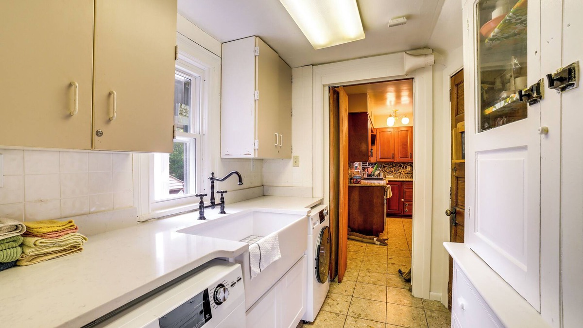 Wilkinsburg Cottage | Spacious Pittsburgh Rental: Walk to Frick Park!