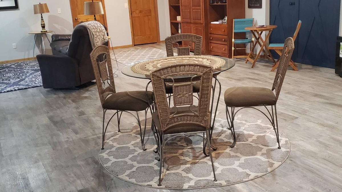 Somerset Apartment | Spacious place w/outside kitchen. Close to the Apple River and so much more.