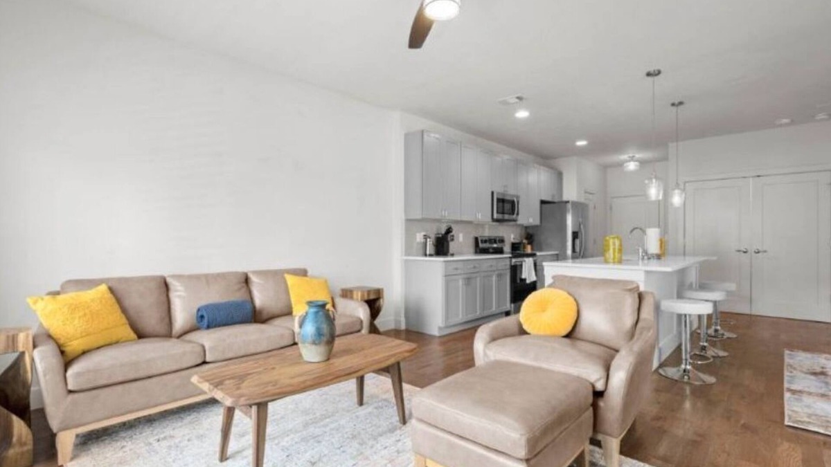 Country Club Plaza Area Apartment | Spacious Plaza 2BED Apartment