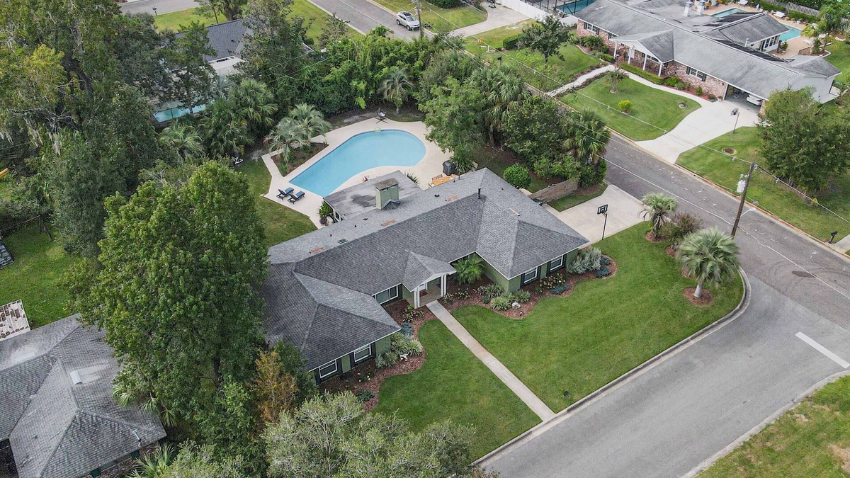 Gainesville House | Spacious Pool Home 3 Miles to UF!