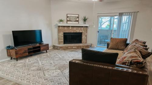 South Side Apartment | Spacious Poolside Oasis with Easy Access & Parking