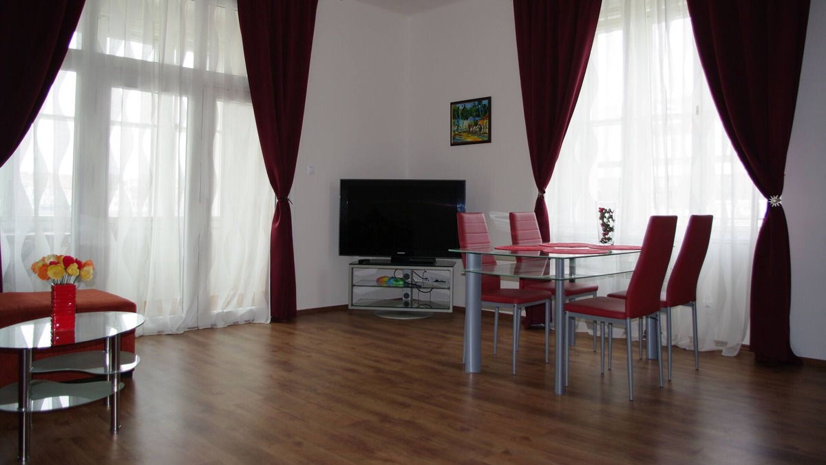 Nusle Apartment | Spacious Prague view apartment 106 sqm