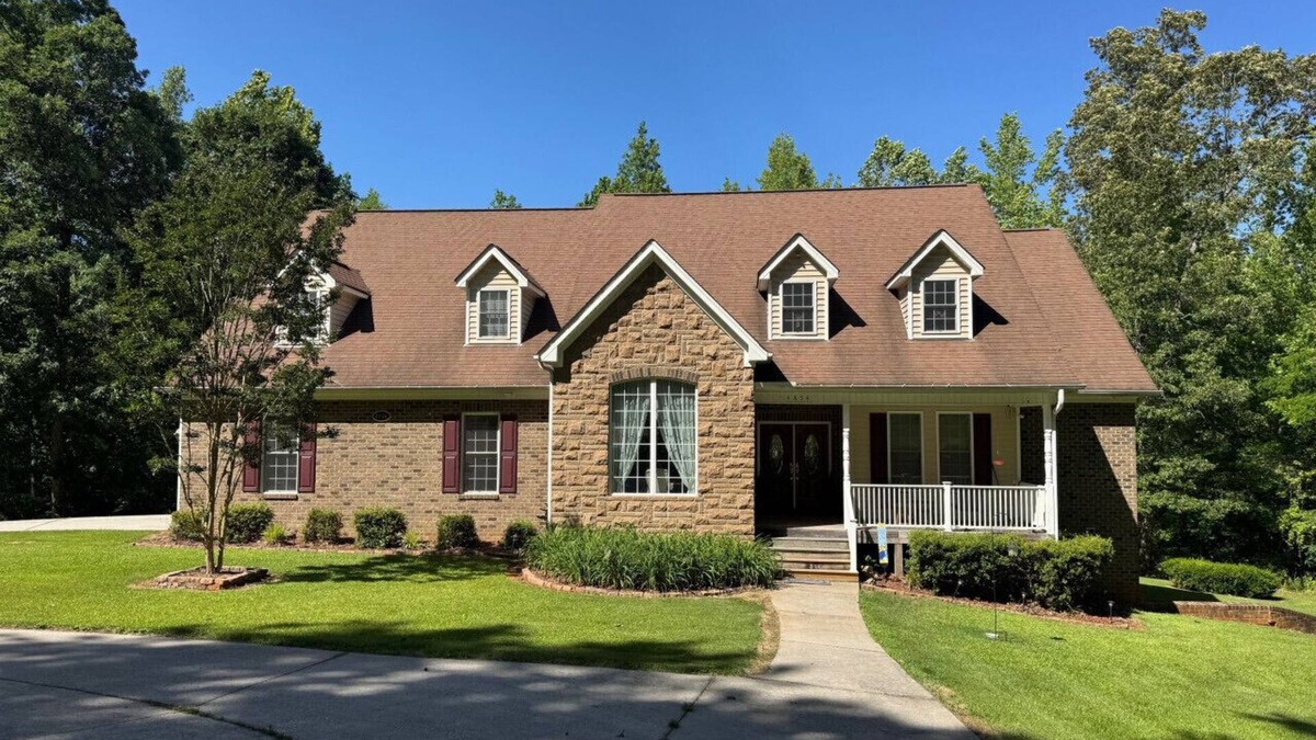 Trinity House | Spacious & Pristine 5 Bedroom 4 Bath Home on 5 Acres