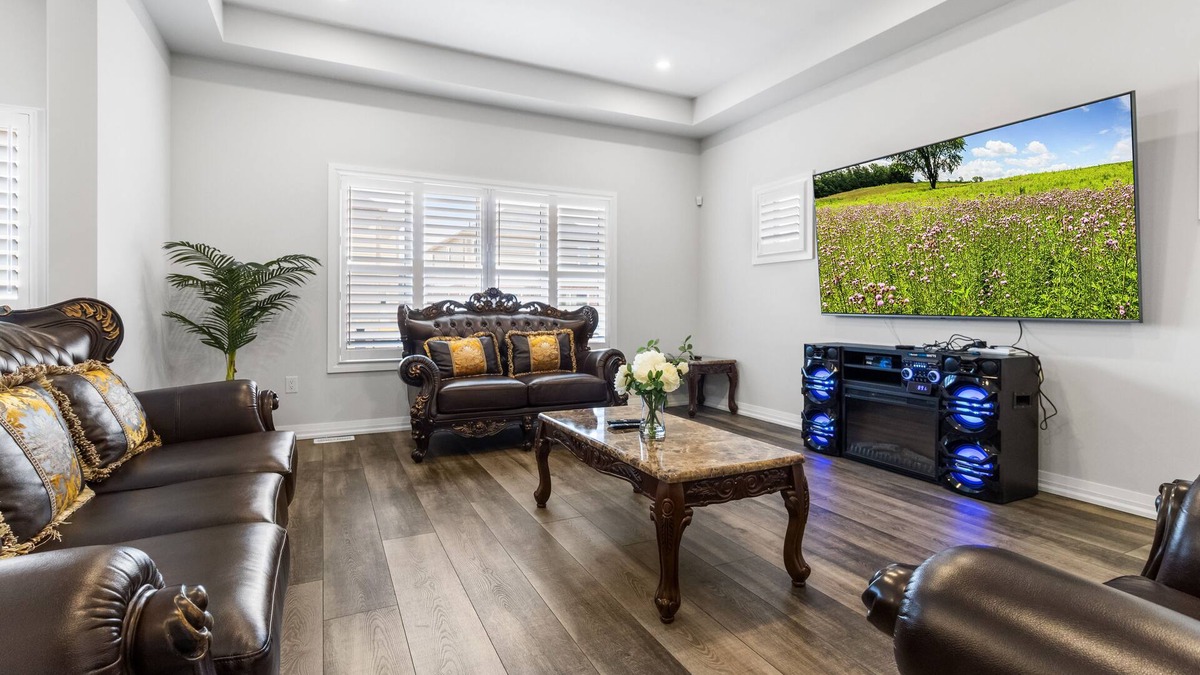 Niagara Falls House | Spacious Private Getaway Minutes to Niagara Falls!
