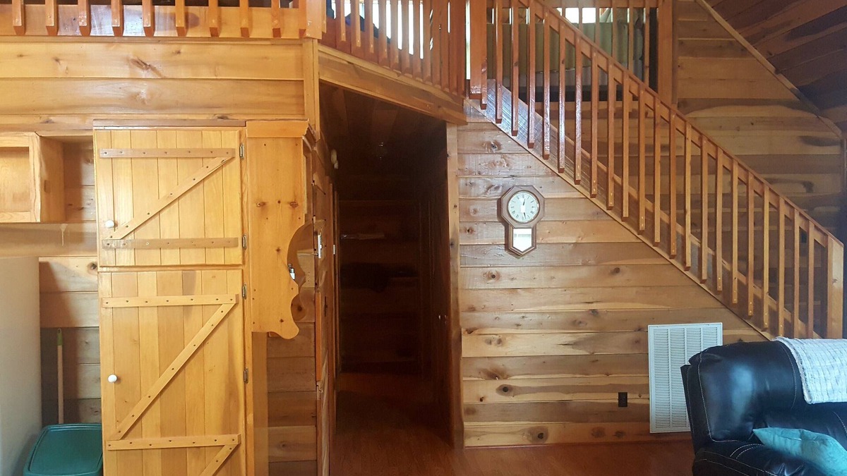 Springville Cabin | Spacious private Cabin. Ideal for fishing tournaments and family weekends.