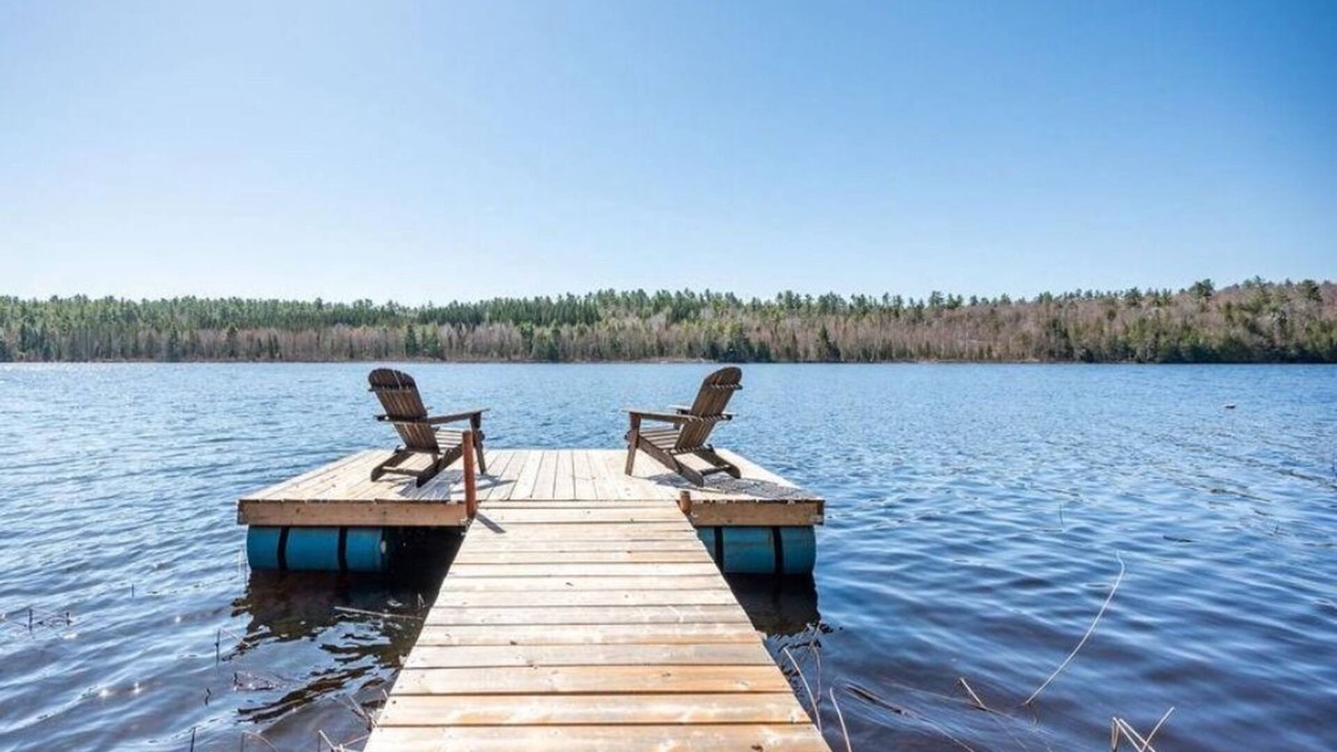 Chalk River Cottage | Spacious & Private Cottage | Escape into Nature| Deep River, Algonguin