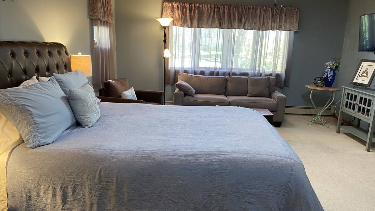 Port Ewen Apartment | Spacious, Private- Kingston, Hudson Valley colleges, Off Street Park