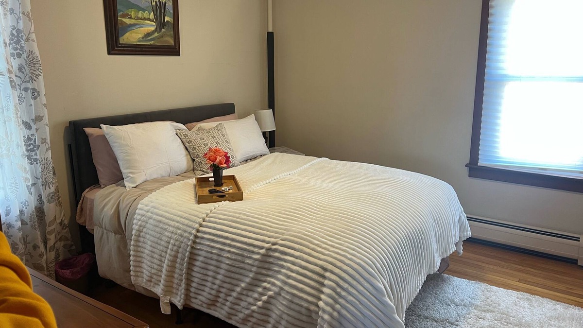 East Haven  Rutland County Apartment | Spacious, private, renovated!