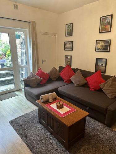Camberwell Green Apartment | Spacious private studio