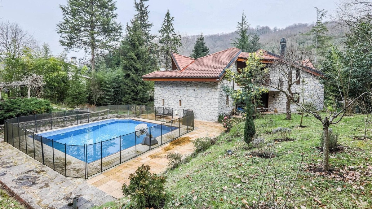 Sile Villa | Spacious Private Villa with Pool in Sile