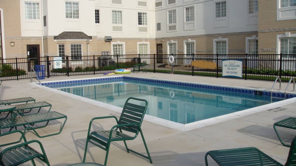 Mayfield Heights Apartment | Spacious Queen Studio | 24-Hour Business Center, Fitness Center + Free Daily Breakfast