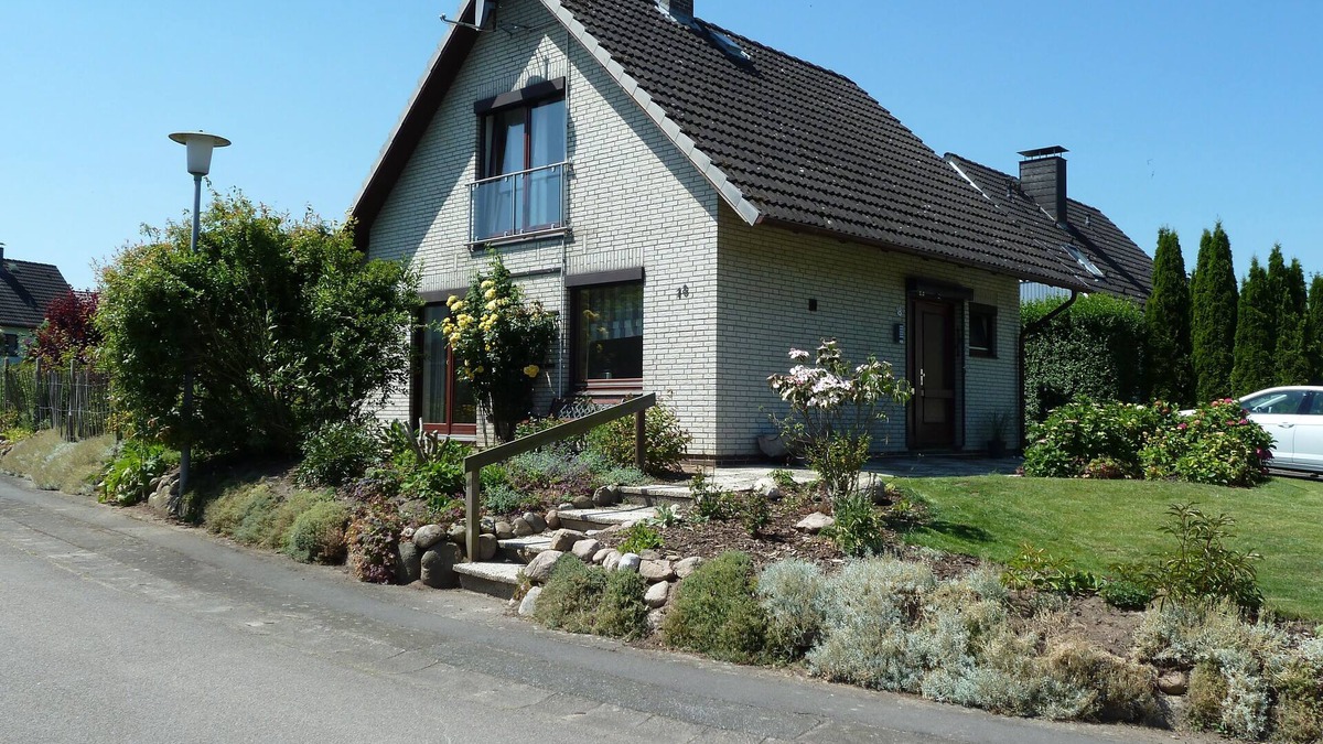 Langholz House | Spacious, quietly located vacation home with garden and Baltic Sea view, on the beach