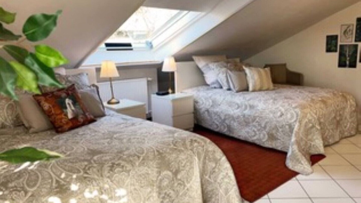 Aarbergen Apartment | Spacious, quiet, A/C , Espresso machine, 2 queen beds, 50” Netflix TV,