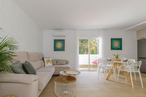 La Victoria Apartment | Spacious & Quiet apartment by HelloMalaga - AZAHAR