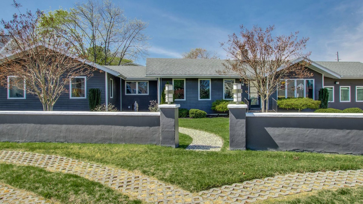 Rehoboth Beach House | Spacious Ranch Style House W/Hot Tub, Fireplace, and Game Room