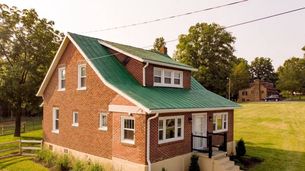 Madison Heights House | Spacious Red Barn Getaway