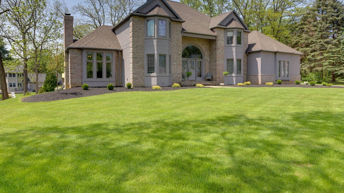 Amherst House | Spacious Refuge w/Private Pool & Outdoor Bar!