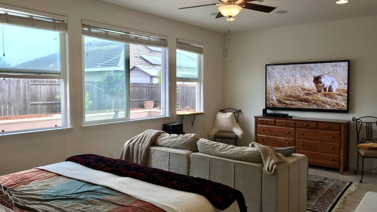 Gilroy Apartment | Spacious relaxing expanded in law suite. Private entrance on side of the home.