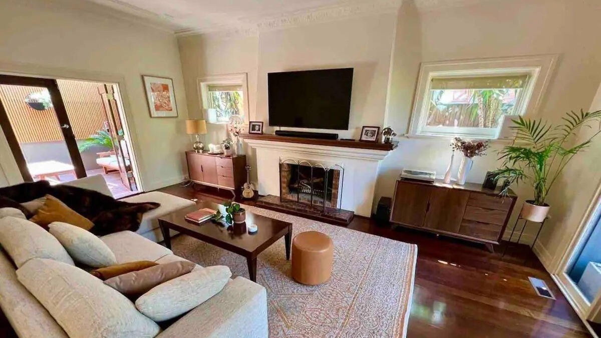 Caulfield North House | Spacious renovated Art Deco house