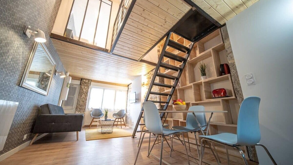 Voltaire - Saint Amour Apartment | Spacious renovated loft - University - Guillotière