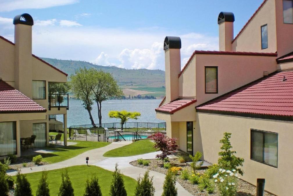 Chelan Apartment | Spacious Resort Condos Fronting Beautiful Lake Chelan