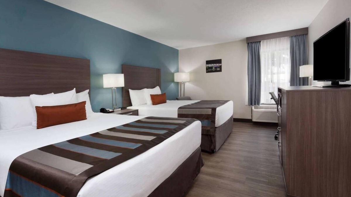 Florida Central Atlantic Coast Hotel | Spacious Resort-Style Stay Near Disney Springs + Easy Drive to Orlando’s Best Th
