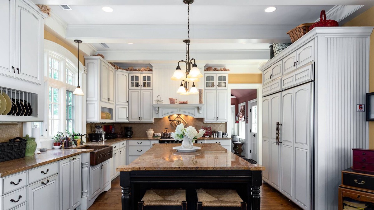 Poughkeepsie House | Spacious restored Victorian w/ wraparound porch