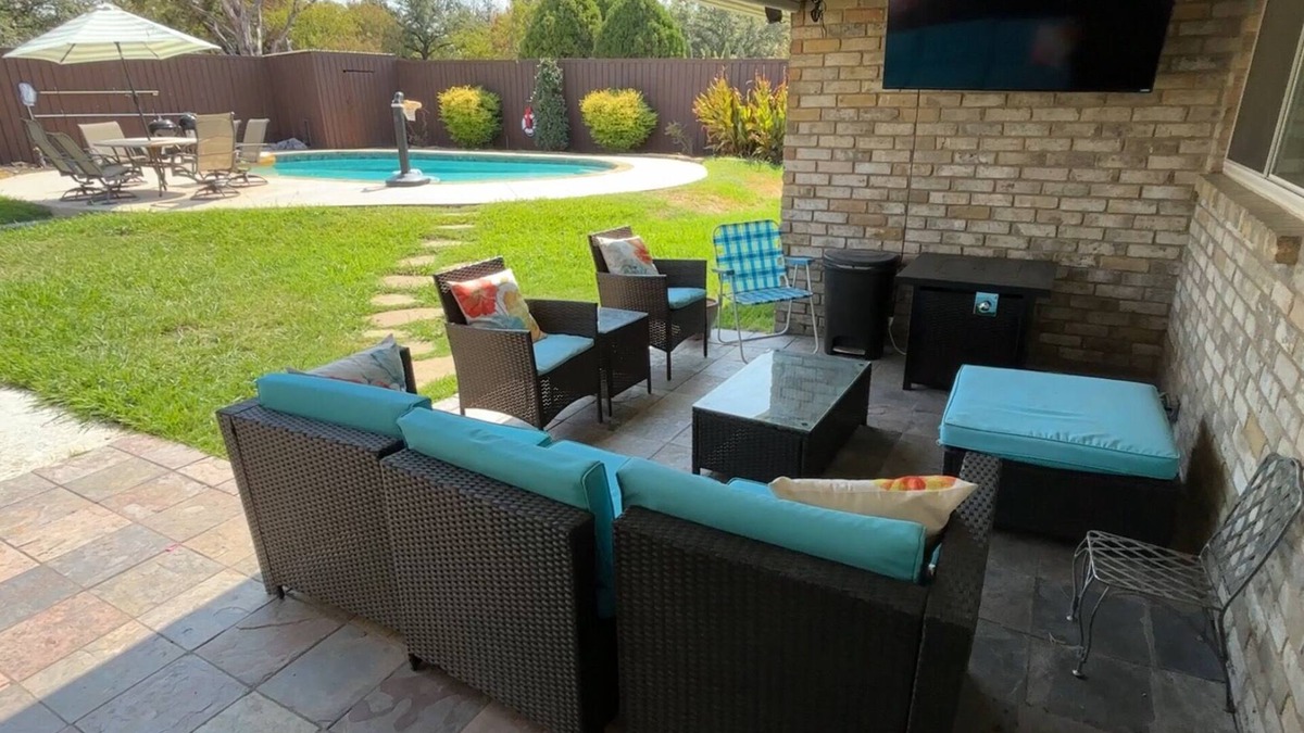 Carrollton House | Spacious Retreat for Family & Work – Filled with Comfort - Games and Fast Wi-Fi