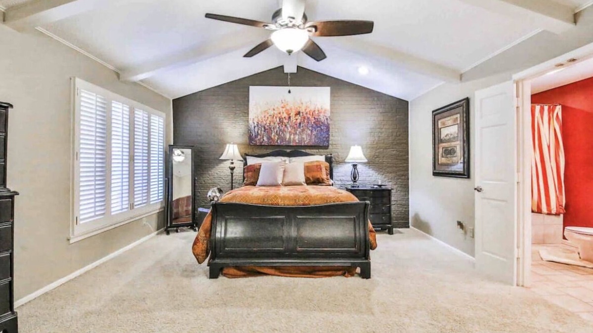 Lubbock House | Spacious Retreat in the Heart of Lubbock! Excellent neighborhood !