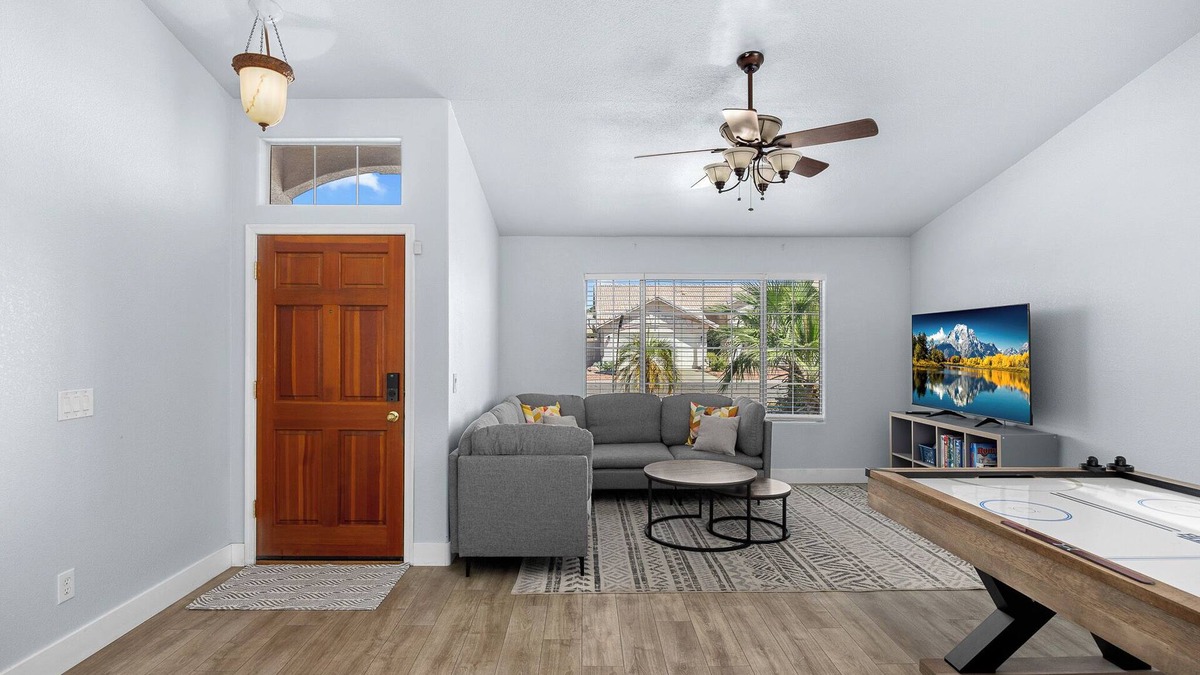 Pivotal Peoria Center House | Spacious Retreat w/Free Heated Pool – Close to Stadium & Ballparks!