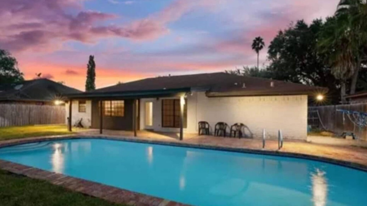 McAllen House | Spacious Retreat with Large Pool-ideal getaway
