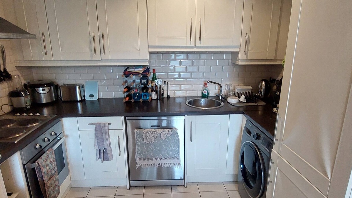 Inchicore Apartment | Spacious Riverside 1Bd in Bustling Village