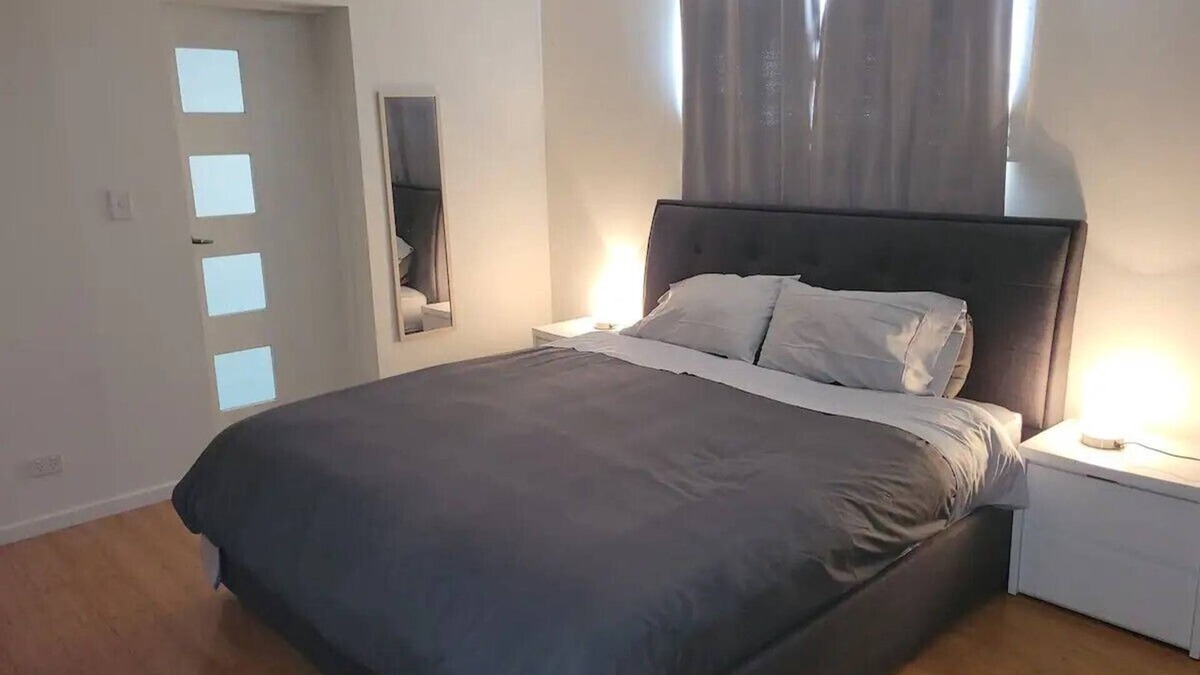 Grange Apartment | Spacious Room