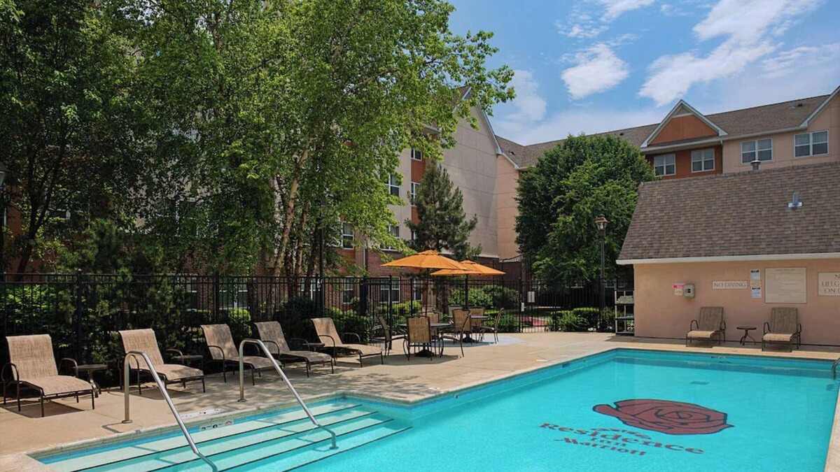 Rosemont Hotel | Spacious Room w/Kitchenette & Complimentary Breakfast | Free Airport Shuttle