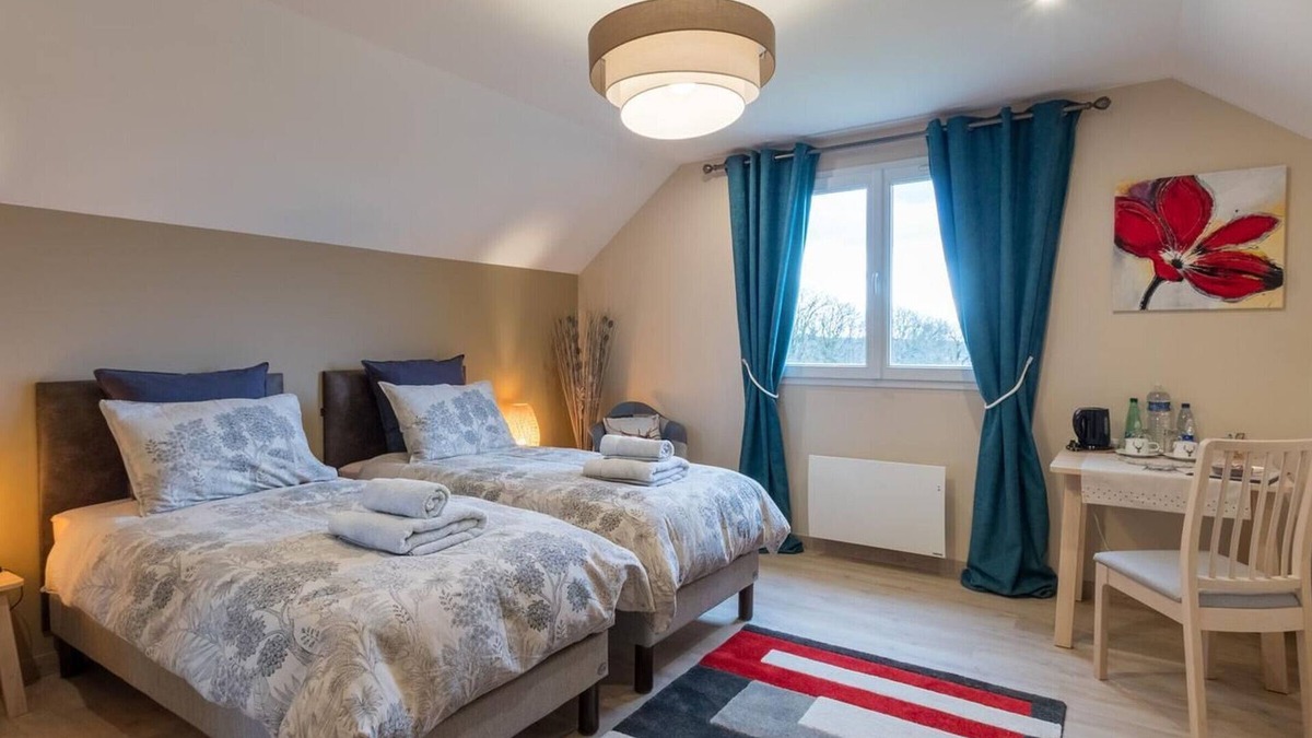 Vyans-le-Val Bed & Breakfast | Spacious room with sauna and electric bikes in Vyans-le-Val